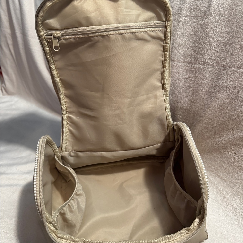 Tender Love + Carry Makeup Bag - Picture 11 of 16